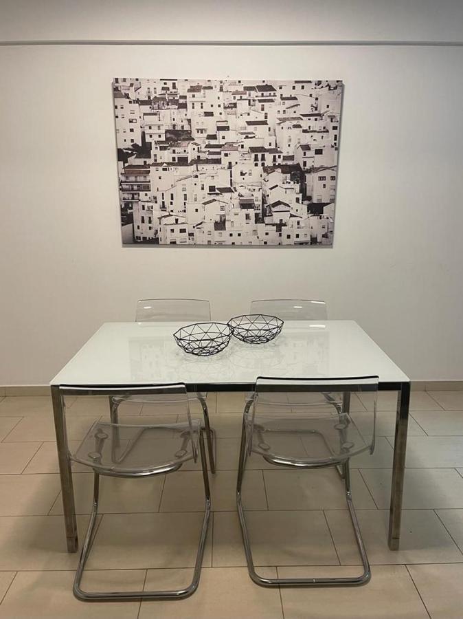 Amazing 2-Bedroom Apartment With Pool!! Limasol Buitenkant foto