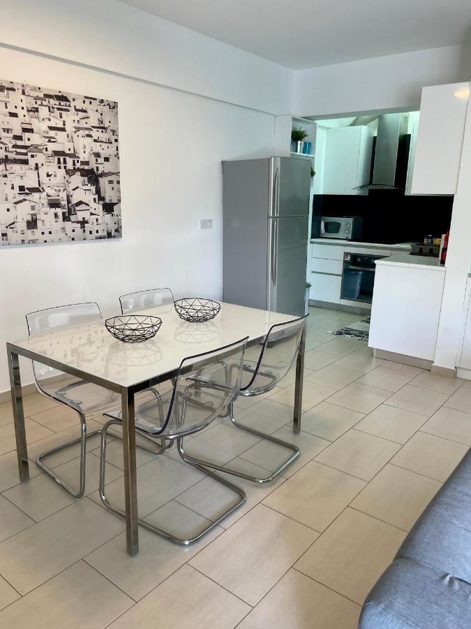 Amazing 2-Bedroom Apartment With Pool!! Limasol Buitenkant foto