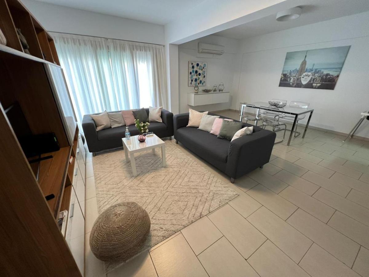Amazing 2-Bedroom Apartment With Pool!! Limasol Buitenkant foto